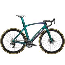 Madone SLR 9 eTap Gen 6 by Trek