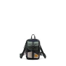 Form Crossbody Large