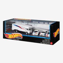Hot Wheels Premium Collect Display Sets With 3 1:64 Scale Die-Cast Cars & 1 Team Transport Vehicle
