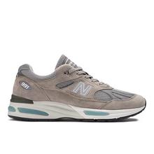 Unisex MADE in UK 991 v2 by New Balance