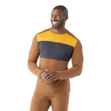 Men's Classic Thermal Merino Base Layer Colorblock Crew by Smartwool