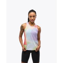 Women's Airolite Run Tank by HOKA in 熊谷市埼玉県熊谷市仲町 埼玉県