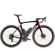 Madone SLR 8 AXS Gen 8 by Trek