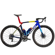 Madone SLR 8 AXS Gen 8 by Trek