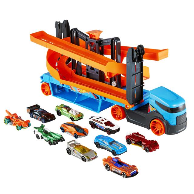 Mattel - Hot Wheels Lift & Launch Hauler + 10 Cars in Cincinnati OH