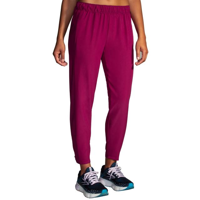 Brooks Running - Women's Shakeout Pant in Louisville KY