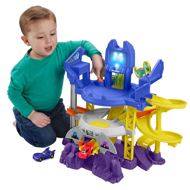 Mattel - Fisher-Price DC Batwheels Race Track Playset, Launch & Race Batcave With Lights Sounds & 2 Toy Cars