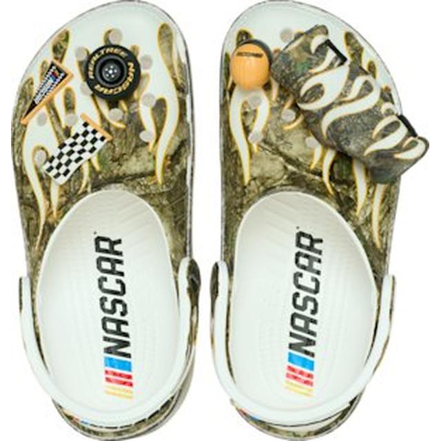 Crocs - Nascar Realtree Classic Clog in Canmore AB
