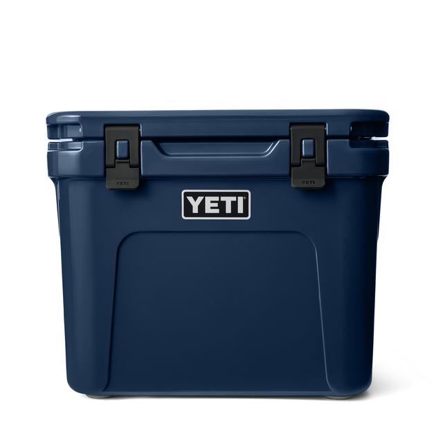 YETI - Roadie 32 Wheeled Cooler - Navy in South Sioux City NE